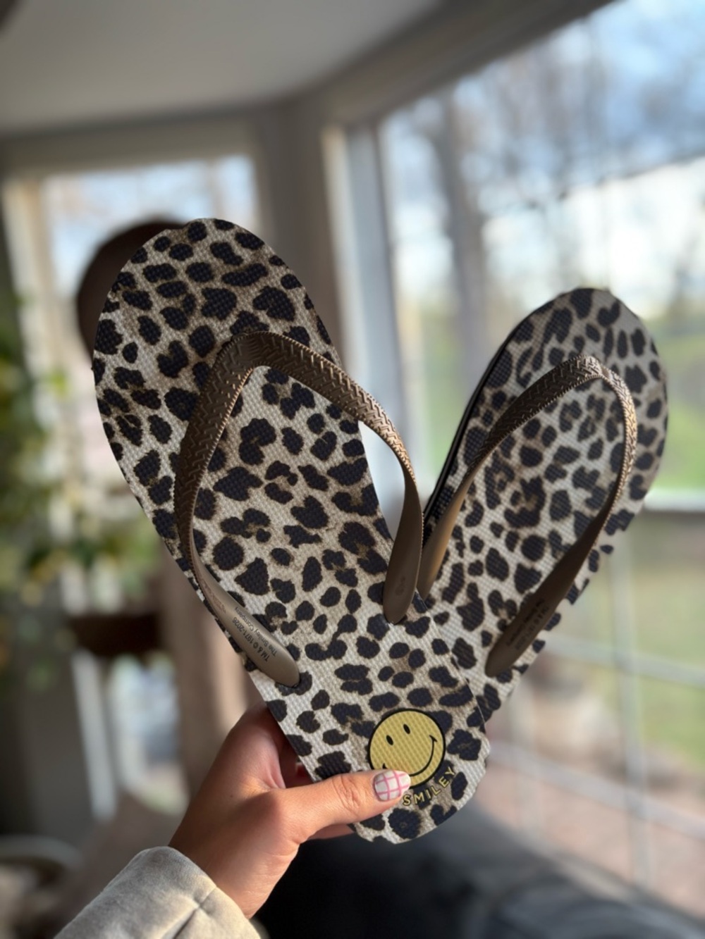 American Eagle 🦅 Smiley collab Leopard Print Flip Flops